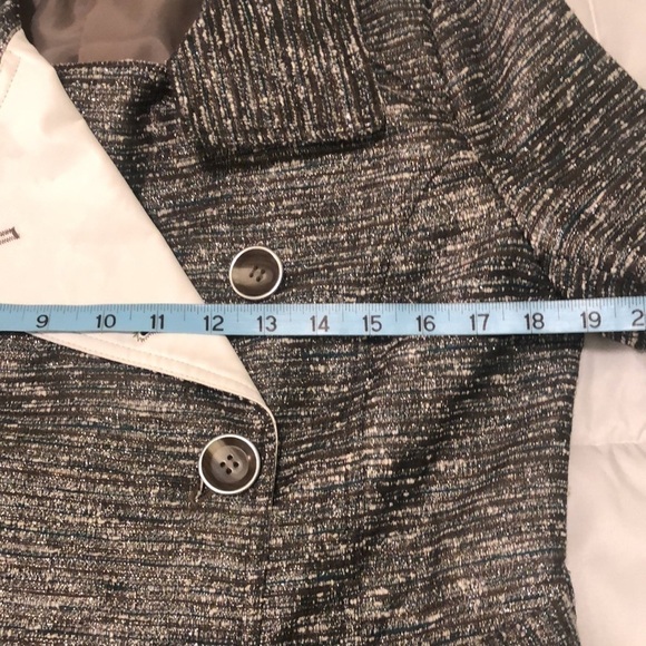 Kenneth Cole size medium metallic trench coat w adjustable belt large buttons - Picture 4 of 13